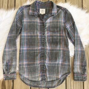 American Eagle Boyfriend Fit Plaid Faded Gray Top